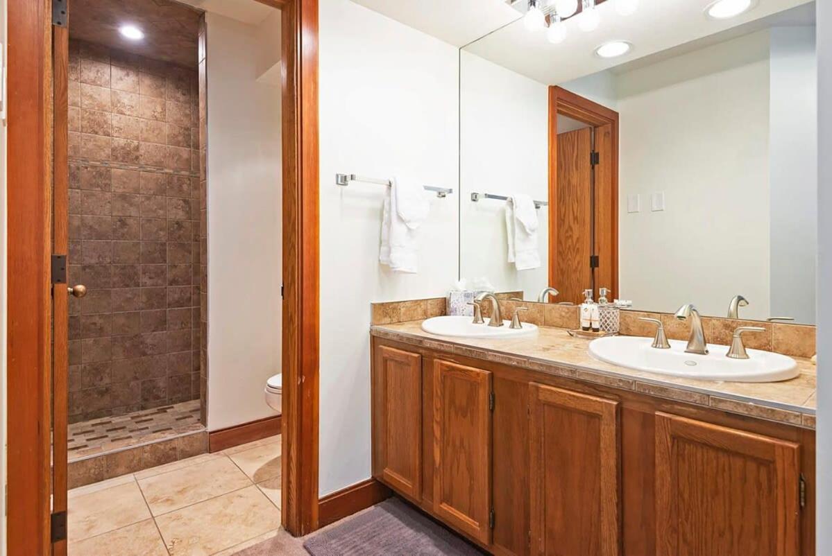 פארק סיטי Stunning Location 2Bdr Condo Retreat מראה חיצוני תמונה