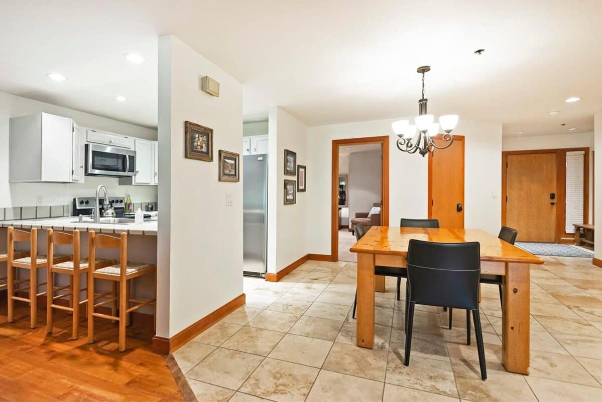 פארק סיטי Stunning Location 2Bdr Condo Retreat מראה חיצוני תמונה