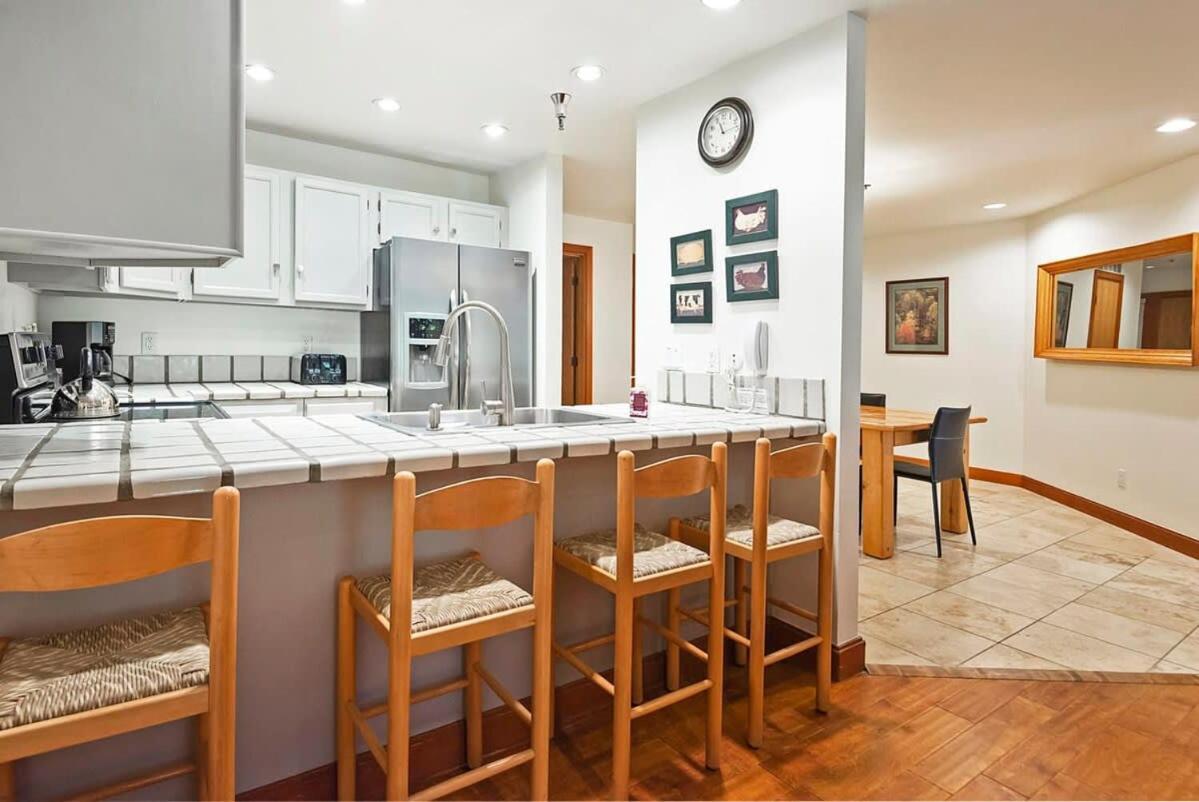 פארק סיטי Stunning Location 2Bdr Condo Retreat מראה חיצוני תמונה